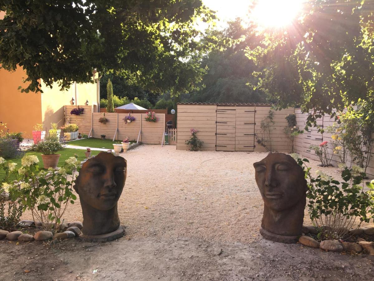 Villa Mas Le Nathakassou à Cabannes Extérieur photo